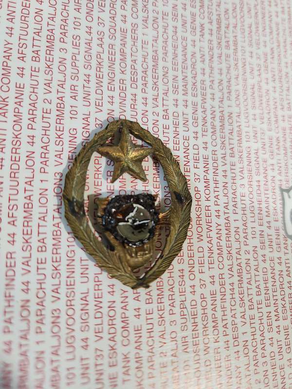 100% original Congo Mercenary action 60s era period 5 Commando beret badge (no lugs) Mike Hoare