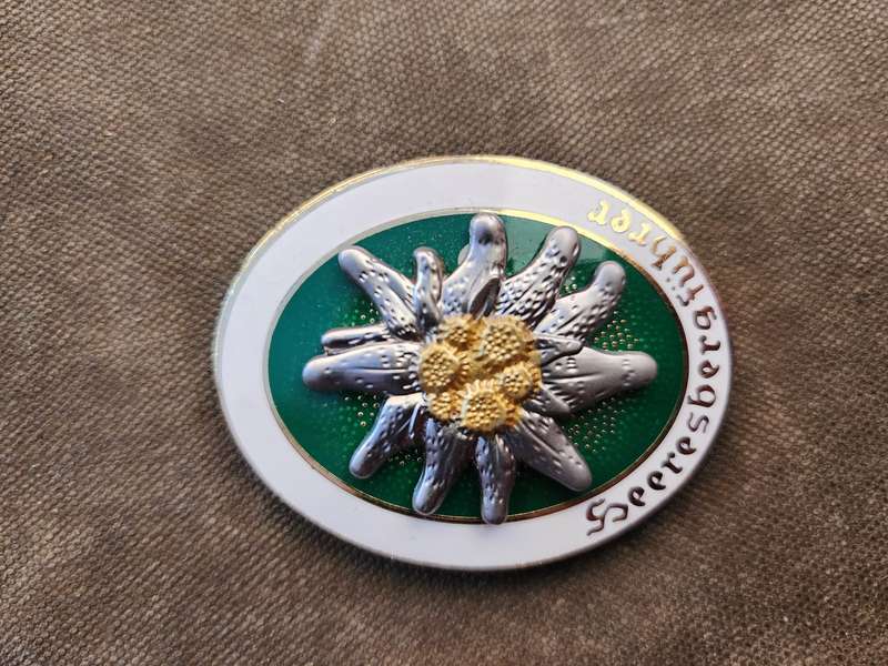 modern re-make metal & enamel German commemorative badge Edelweiss WW2 type Mountain troops