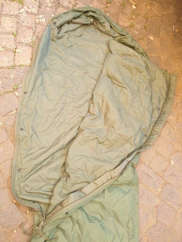 as new (unused) USGI Patrol sleeping-bag olive green light-weight ideal 3 seasons bag for SA cond