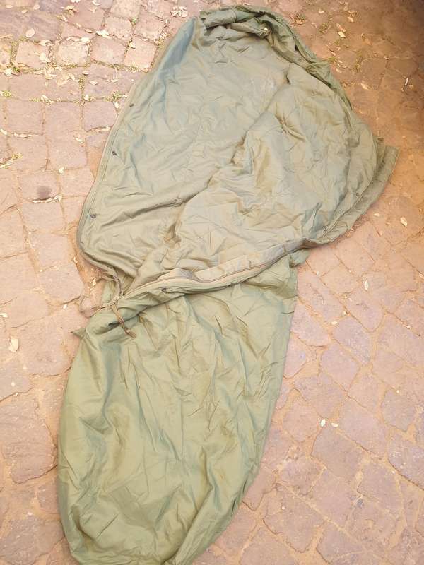 as new (unused) USGI Patrol sleeping-bag olive green light-weight ideal 3 seasons bag for SA cond