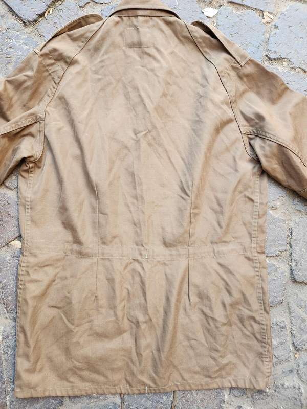good clean used (named) SADF era SA army issue early type (slanted top pockets) nutria bush-jacket