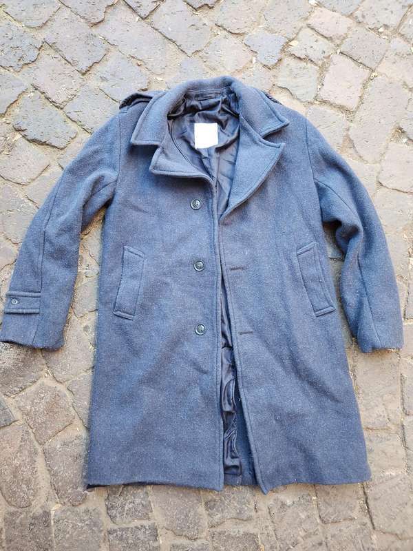 good used condition SAP era issue wool duty coat dd 1986 size SMALL and no damage