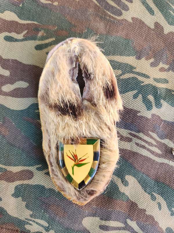 original bushwar period SADF era 6 SAI Bn pocket affiliation fob badge & leather hanger as worn 80s