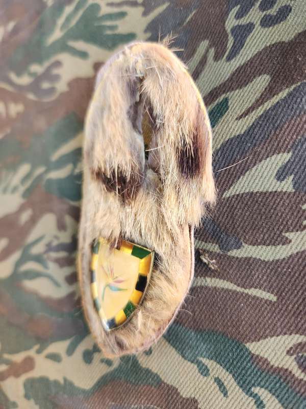 original bushwar period SADF era 6 SAI Bn pocket affiliation fob badge & leather hanger as worn 80s