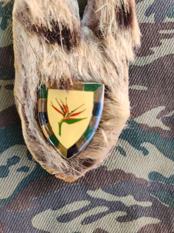 original bushwar period SADF era 6 SAI Bn pocket affiliation fob badge & leather hanger as worn 80s