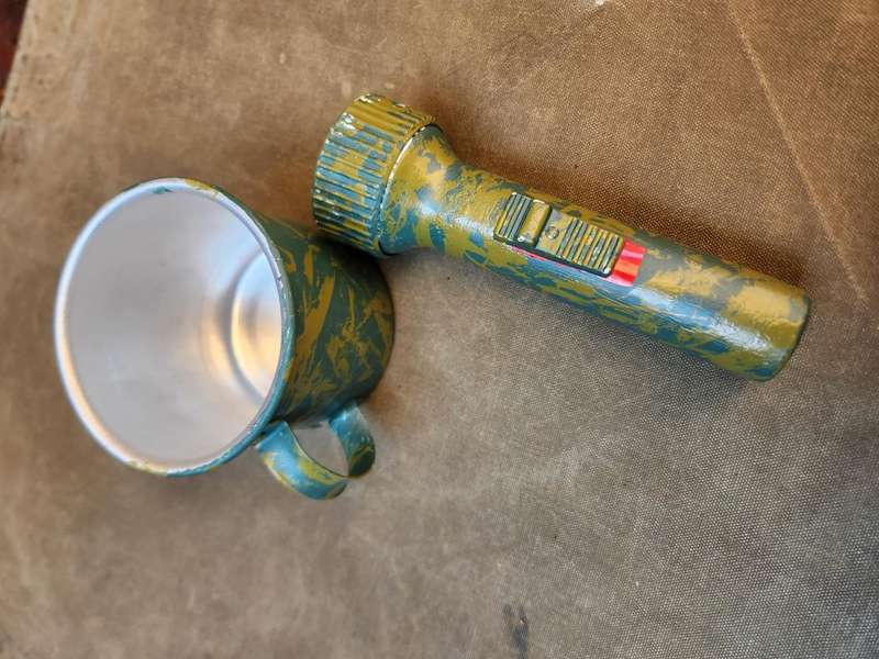2 piece job-lot of Rhod Bushwar era used 70s pvt purchase allu mug & flash-light torch both hand cam