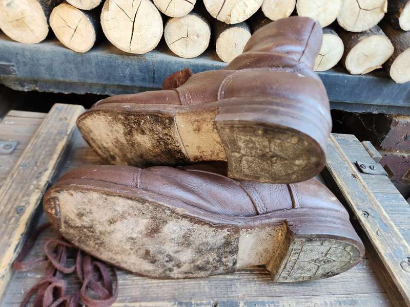 pr good clean used condition 60s era leather sole SADF issue boots size 10UK original Dri-Foot soles