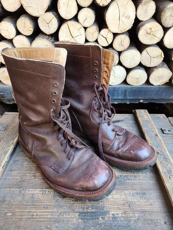 pair good used SADF era full leather combat boots *(taller than jumpers) with R.E.P soles size 10 UK