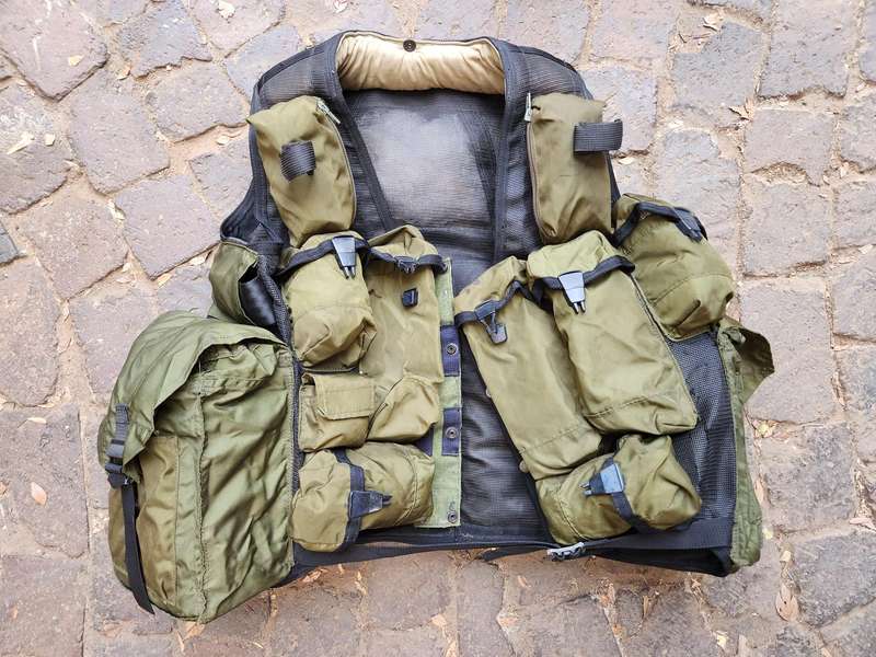 original Niemoller olive green Recce hot-extraction assault vest (fits large-XL) good used condition