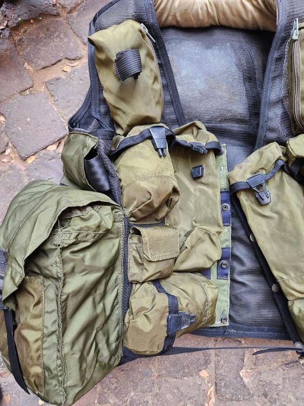 original Niemoller olive green Recce hot-extraction assault vest (fits large-XL) good used condition