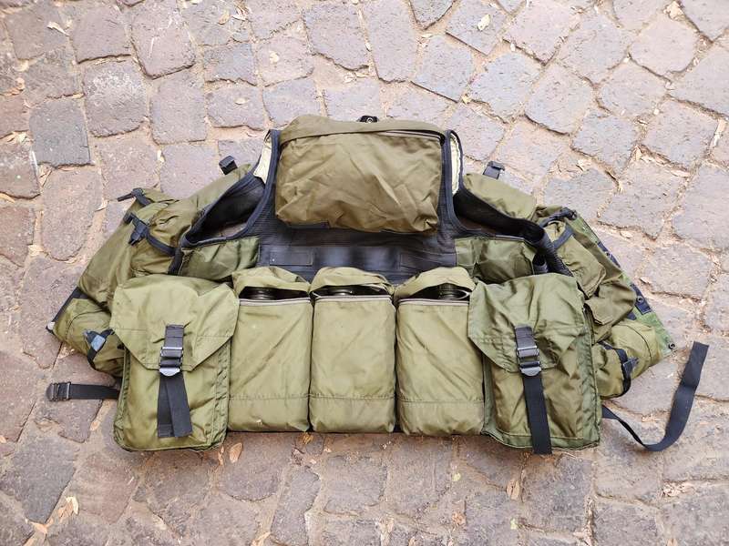 original Niemoller olive green Recce hot-extraction assault vest (fits large-XL) good used condition