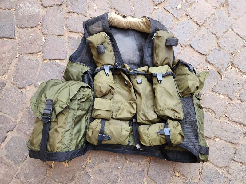 original Niemoller olive green Recce hot-extraction assault vest (fits large-XL) good used condition