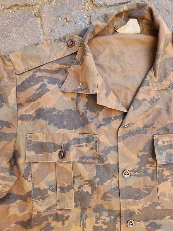 100% original SWA/Angola bushwar period *(escort duties) worn SARP/SASP X-LARGE L/S camo shirt very