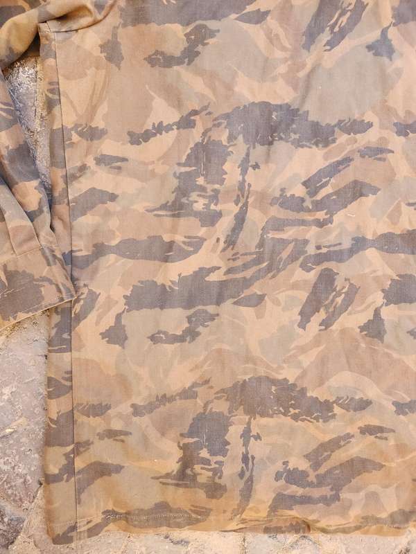 100% original SWA/Angola bushwar period *(escort duties) worn SARP/SASP X-LARGE L/S camo shirt very