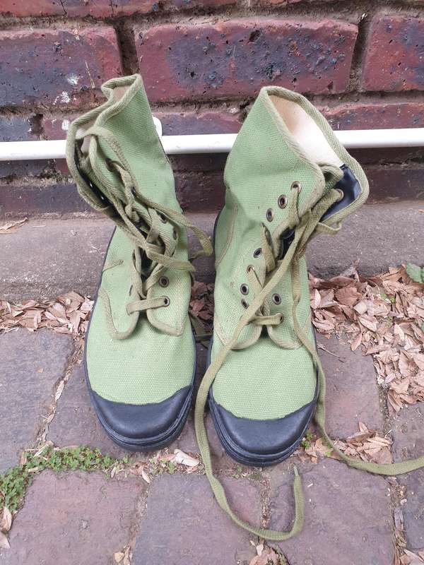 original 80s era vintage green canvas boots VERY similar to KOEVOET type in SWA/Angola bushwar