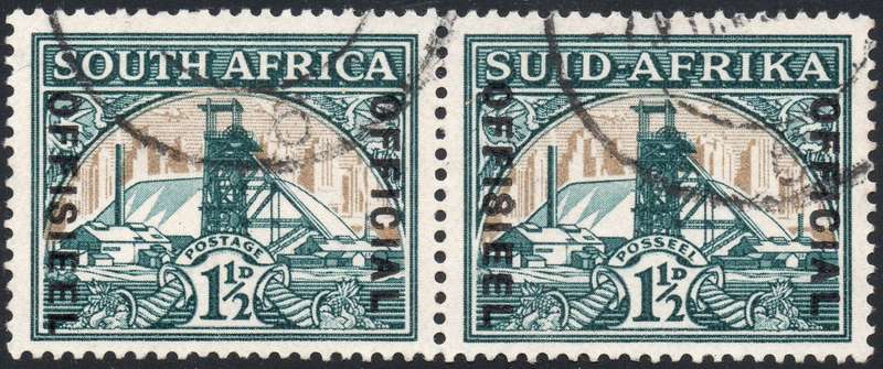 Union of SA - 1935-50 OFFICIALS - SACC26ab 1½d GREEN & BRIGHT GOLD PAIR VFU - CV R1200