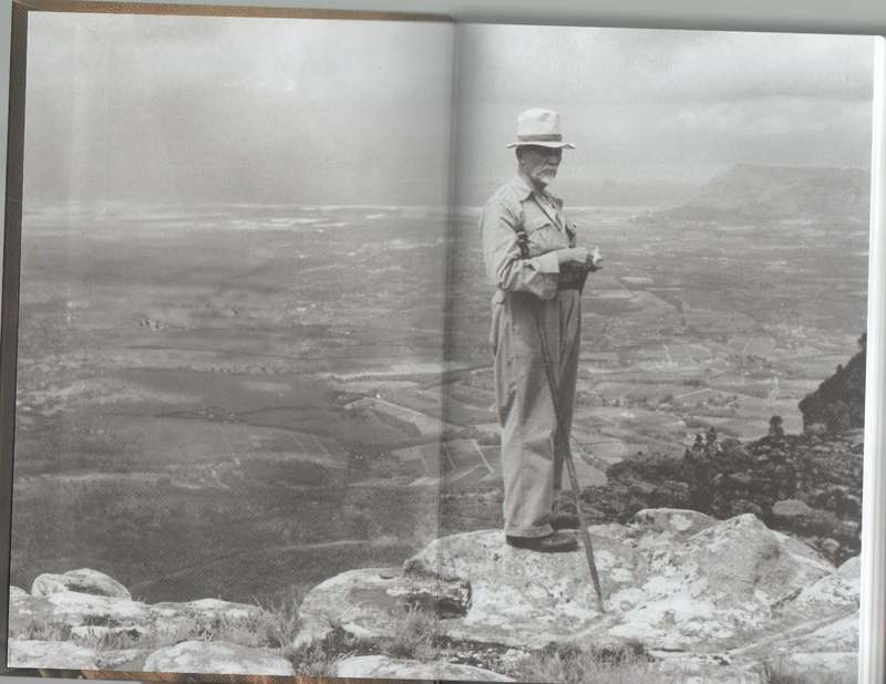 JAN SMUTS MAN OF COURAGE AND VISION - ANTHONY LENTIN (2010)