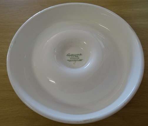 B P BRITISH PETROLEUM VINTAGE BRANDED GLASS ASHTRAY (17 CM DIAMETER- CONTINENTAL CHINA SOUTH AFRICA)