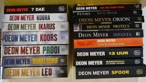 SEWENTIEN DEON MEYER BOEKE WAARVAN  TIEN DEUR DIE SKRYWER GETEKEN IS