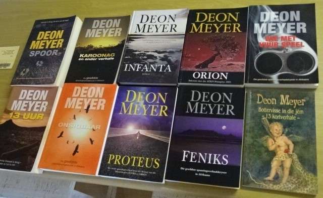 SEWENTIEN DEON MEYER BOEKE WAARVAN  TIEN DEUR DIE SKRYWER GETEKEN IS
