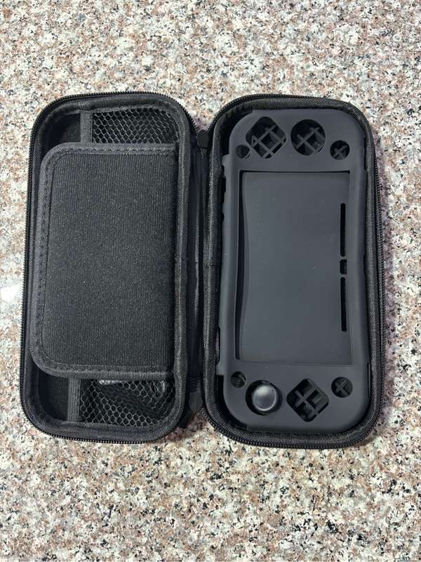 Nintendo switch lite carry case with accessories
