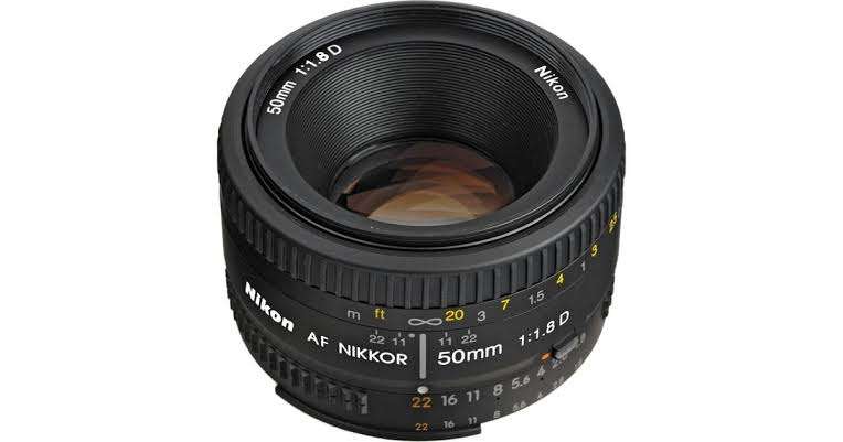 Nikon D600 Full frame + Nikkor 50 mm f1.8Af + A005 SP AF 70-300 F/4-5.6 Di VC USD + Extras