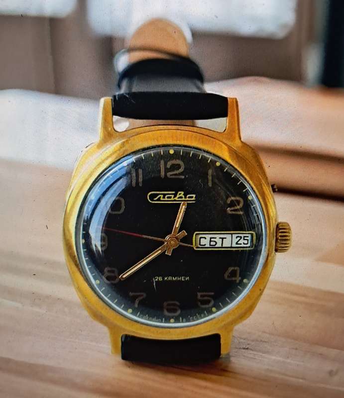 Vintage Soviet USSR Slava mechanical calender watch