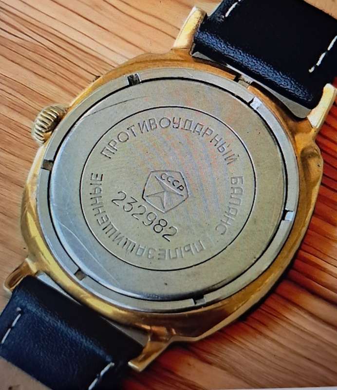 Vintage Soviet USSR Slava mechanical calender watch