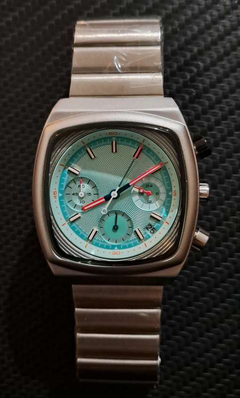 Quartz Chronograph watch
