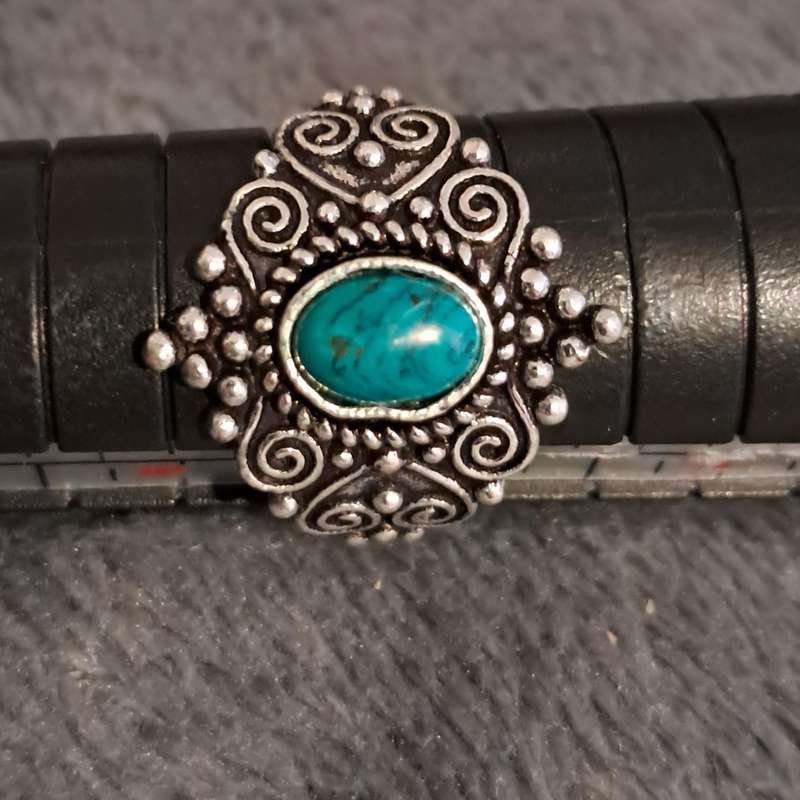 Vintage Style Stone Ring Silver Plated
