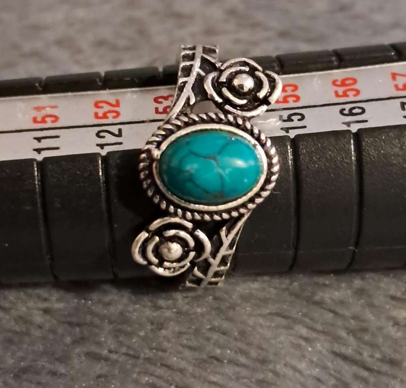 Vintage Style Stone Ring Silver Plated