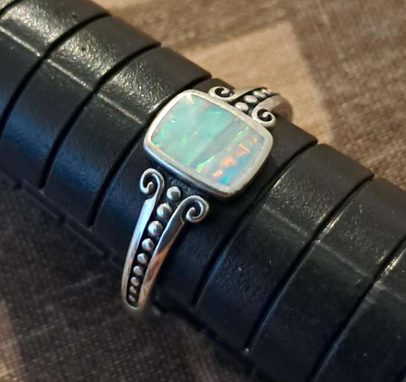 Silver Synthetic Opel Size 7 Ring
