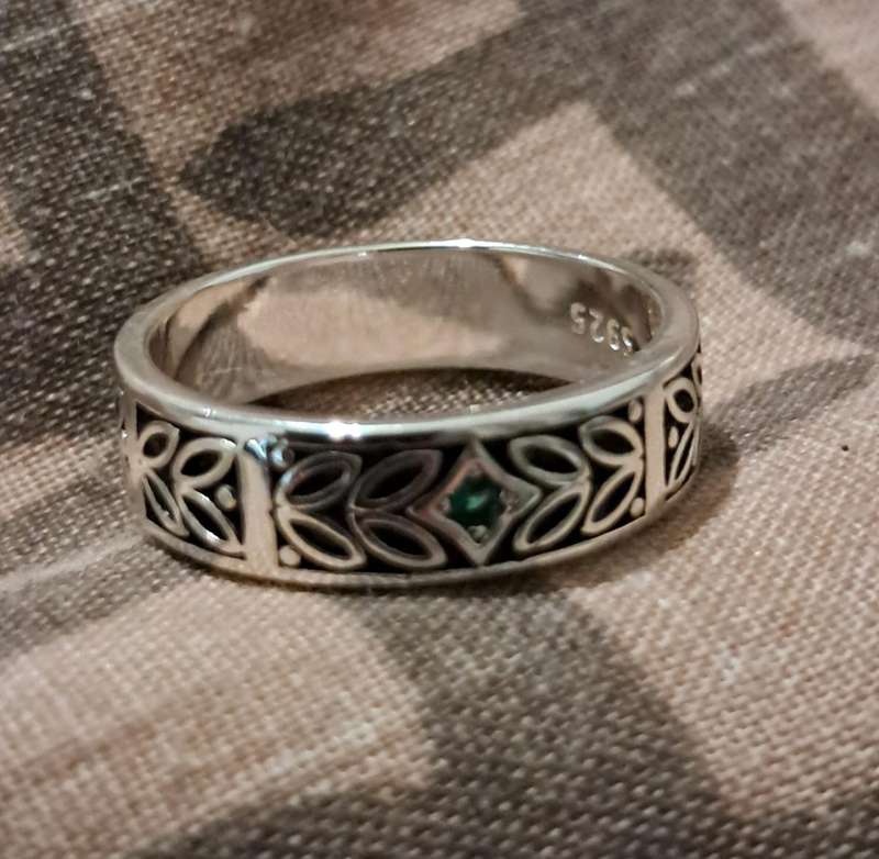 Silver Plated Green Cubic Zirconia Size 8 Ring