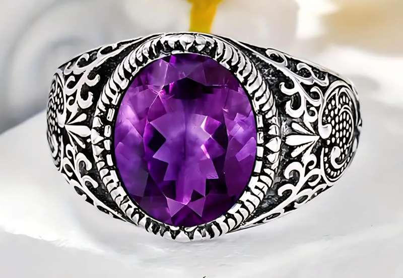 Synthetic Zirconia Silver Plated Ring Size 7