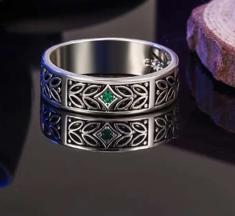 Silver Plated Green Cubic Zirconia Size 8 Ring
