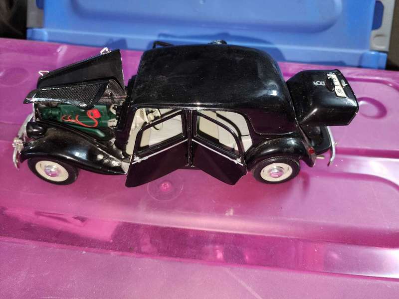Citroen model 1:18