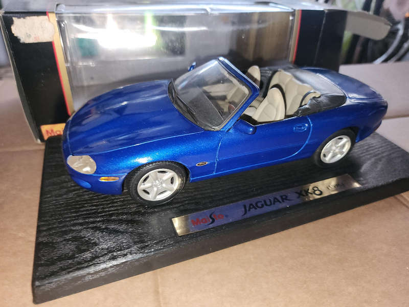 Jaguar XK 8 (1996)