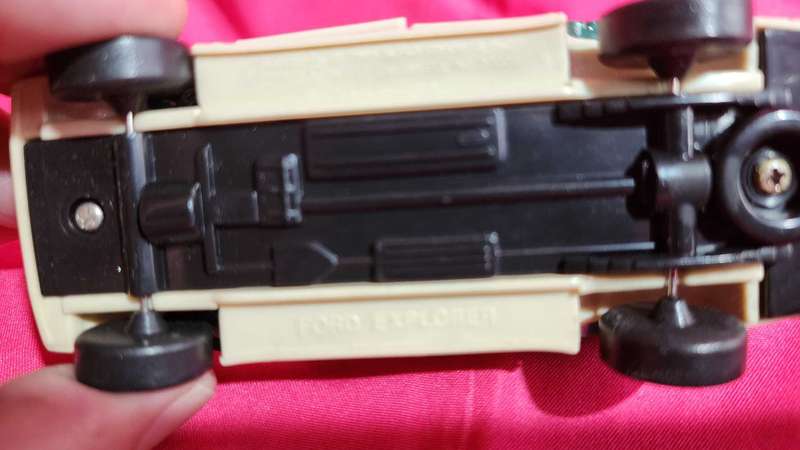 Ford Explorer 1:43