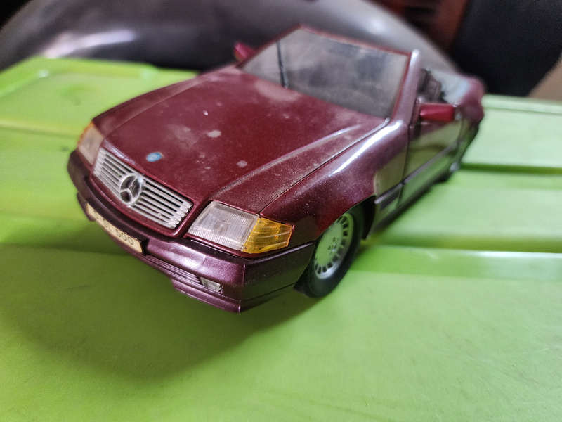 Mercedes Benz SL 500 (1:18) Maisto