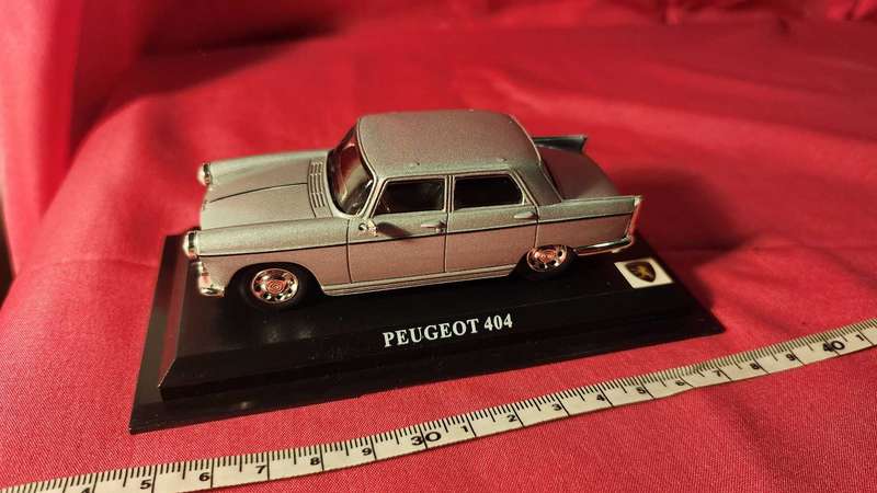 Peugeot 404  (1:43)  Del Prado
