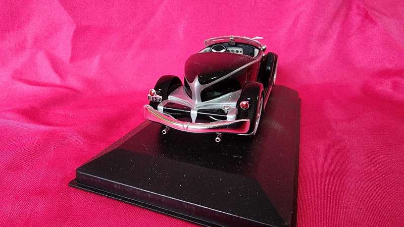 1933 Auburn Boat Tail Roadster ( ixo )