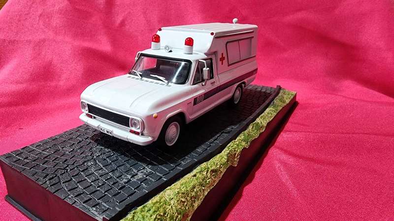 Chevrolet C10 Ambulance  (1:43)  James Bond