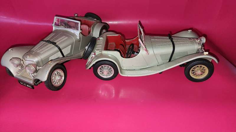 Jaguar 100 SS ( x2 ) Bburago 1:18