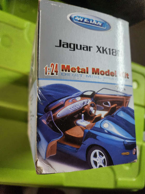 Jaguar XK180 (1:24) Welly