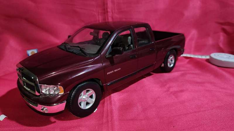 Dodge RAM 1500 (1:18) Welly
