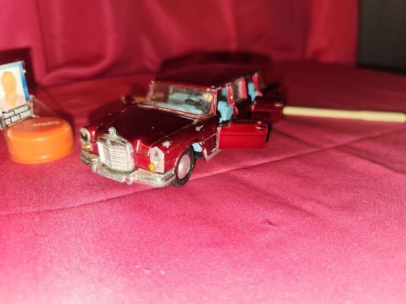 Mercedes 600 Dinky