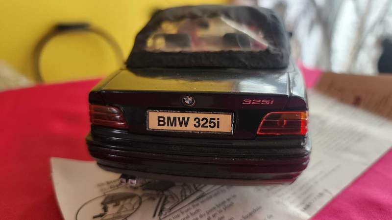 BMW 325i "E36" Convertible  Maist { 1,18 }