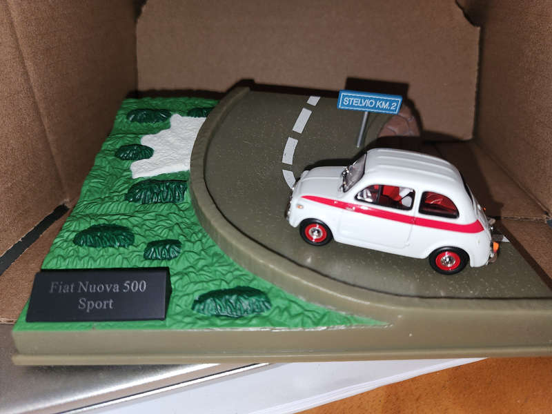 Fiat Nuova 500 Diarama(1:43)