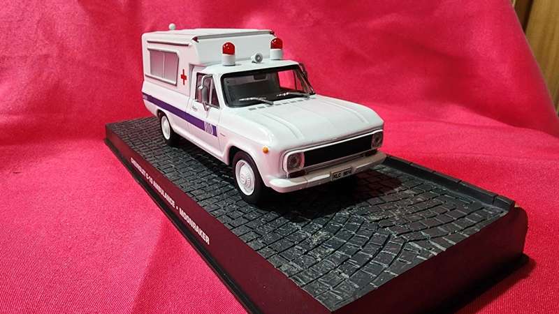 Chevrolet C10 Ambulance  (1:43)  James Bond