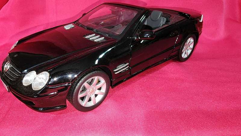 Mercedes SL 500 (1:18)